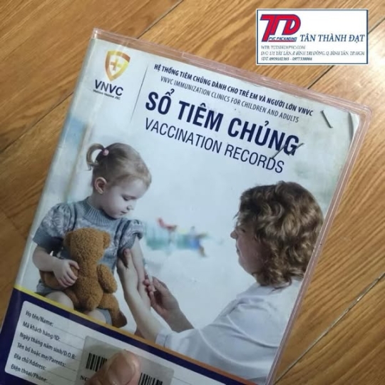 Vỏ bọc sổ khám bệnh, sổ tiêm chủng, các loại giấy tờ cá nhân.